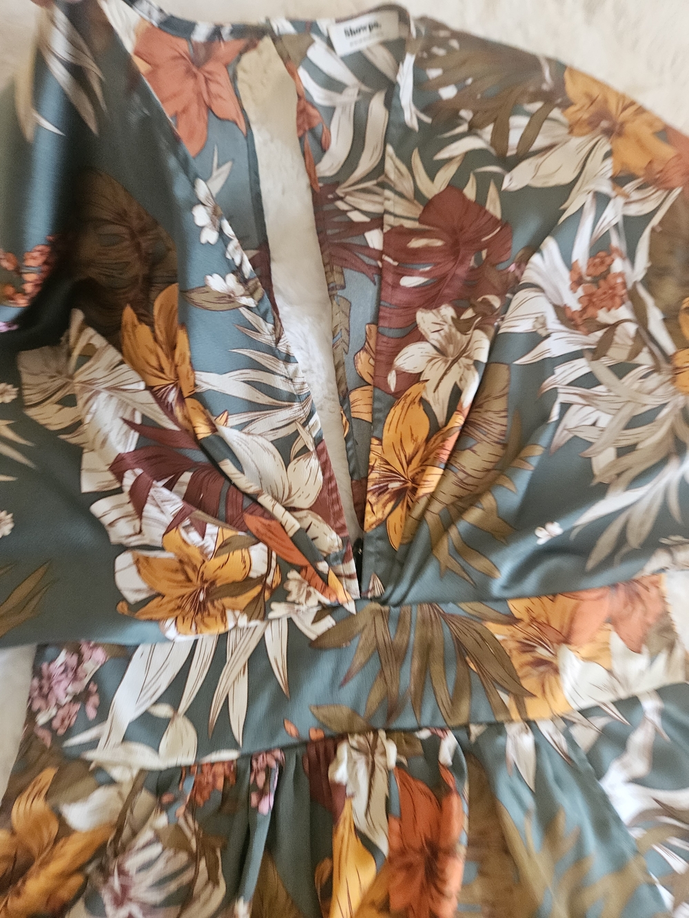 NWOT Size US 6 Showpo Aussie Floral Deep V-Neck Maxi Dress Tropical Boho - Picture 13 of 16